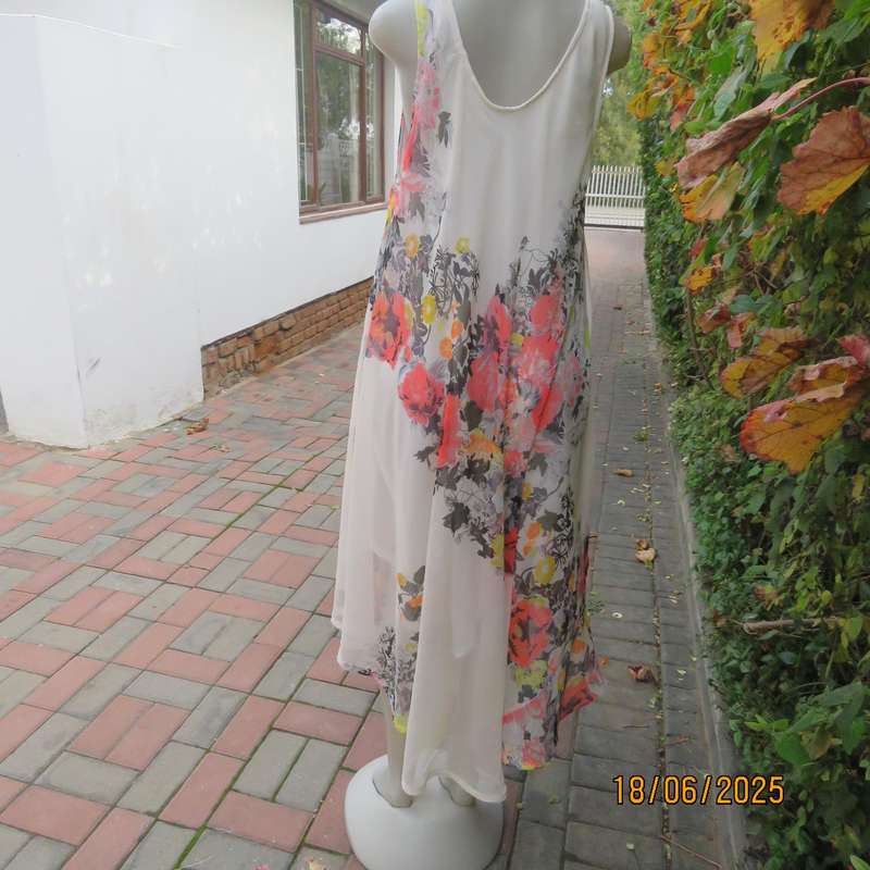 Cool wide tent style cream 2 layer high-low dress. Autumn colour flowers. Size 44