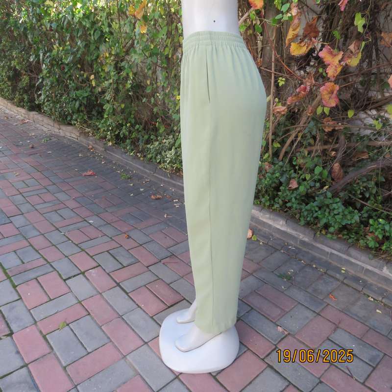 ROSE Boutique pistachio green 2 pc pant suit richly embroidered. Size 44