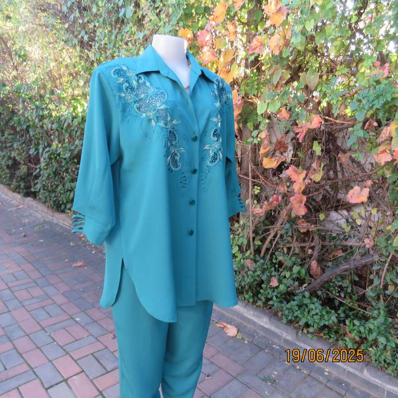 NANA dark teal 2 pc pant suit. Comfy pants. Top with luxury embroidery. Size 44