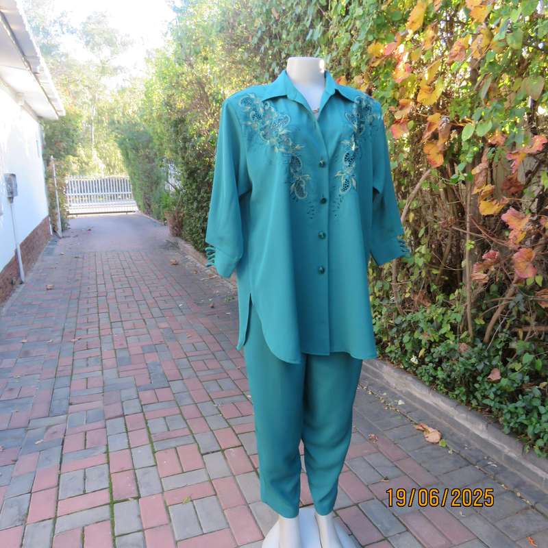 NANA dark teal 2 pc pant suit. Comfy pants. Top with luxury embroidery. Size 44