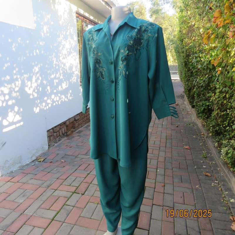 NANA dark teal 2 pc pant suit. Comfy pants. Top with luxury embroidery. Size 44