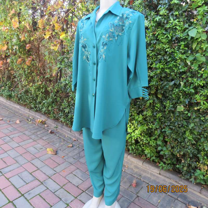 NANA dark teal 2 pc pant suit. Comfy pants. Top with luxury embroidery. Size 44