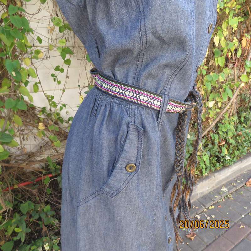 DONNA-CLAIRE blue denim button down short sleeve dress. Size 42. With belt.