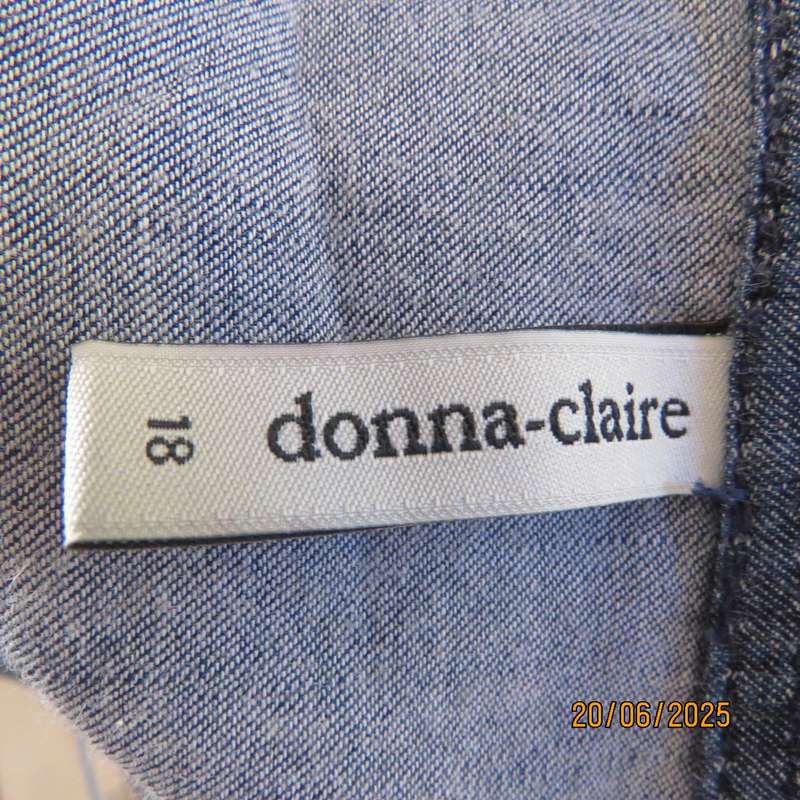 DONNA-CLAIRE blue denim button down short sleeve dress. Size 42. With belt.