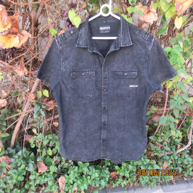 IDENTITY Urban Streetwear black washed out Size L short sleeve shirt. As new