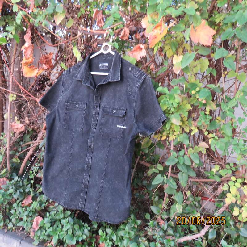IDENTITY Urban Streetwear black washed out Size L short sleeve shirt. As new