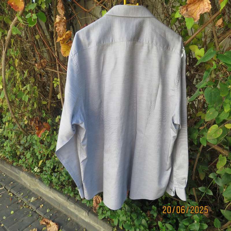 DAVID JONES classic pure cotton men's long sleeve shirt. Size Large. As new