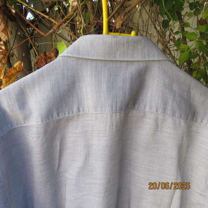 DAVID JONES classic pure cotton men's long sleeve shirt. Size Large. As new