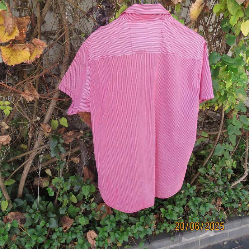 Men's RT DENIM red-white vertical striped short sleeve cotton shirt size Medium