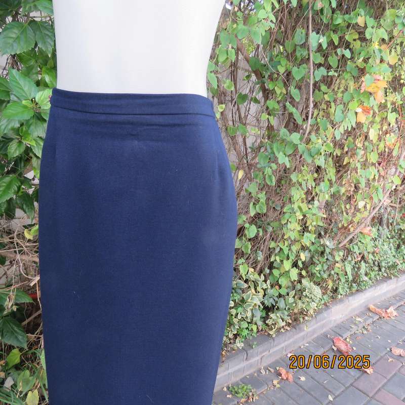 KARISMA  navy 2 pc skirt suit both pieces fully lined. Size 40-16. Tailored jacket.