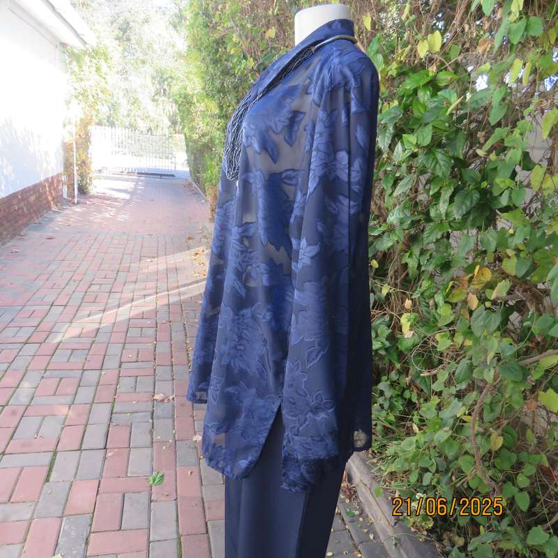MOONDROPS navy opaque with embossed flowers. Long sleeves. Size 44