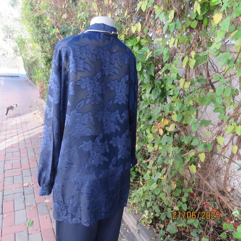 MOONDROPS navy opaque with embossed flowers. Long sleeves. Size 44