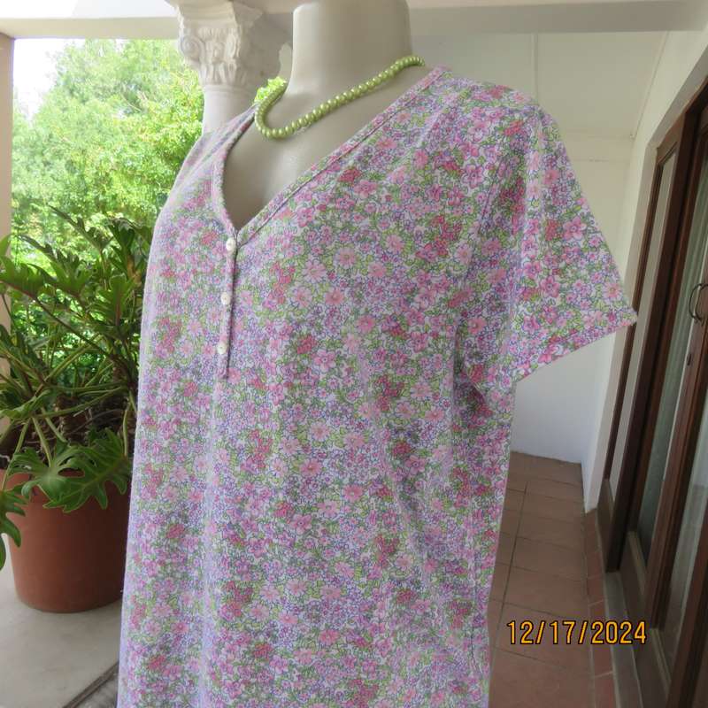 Comfy viscose-cotton blend small pink-green floral nighty with capped sleeves. Size 36.V neck.As new