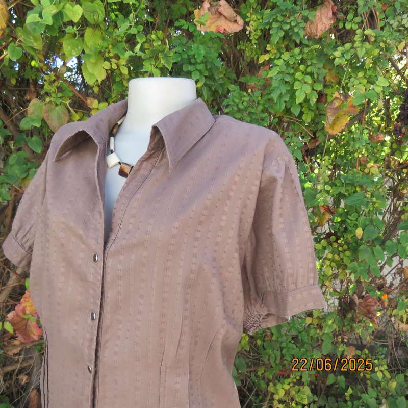 Coffee Colour Cotton Vertical Embossed Striped Shirt Short Sleeves Size 46