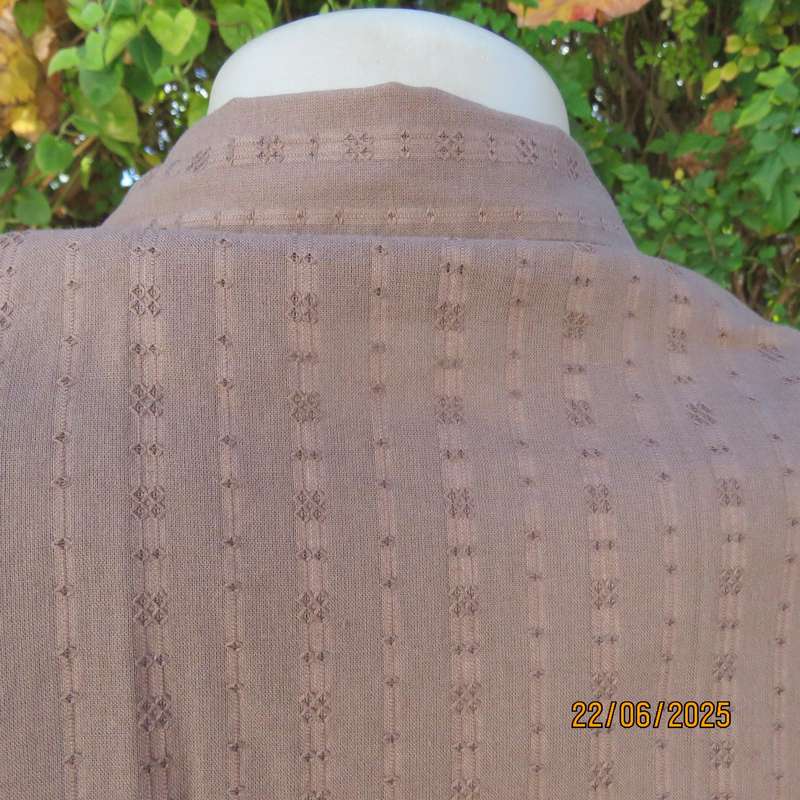 Coffee Colour Cotton Vertical Embossed Striped Shirt Short Sleeves Size 46