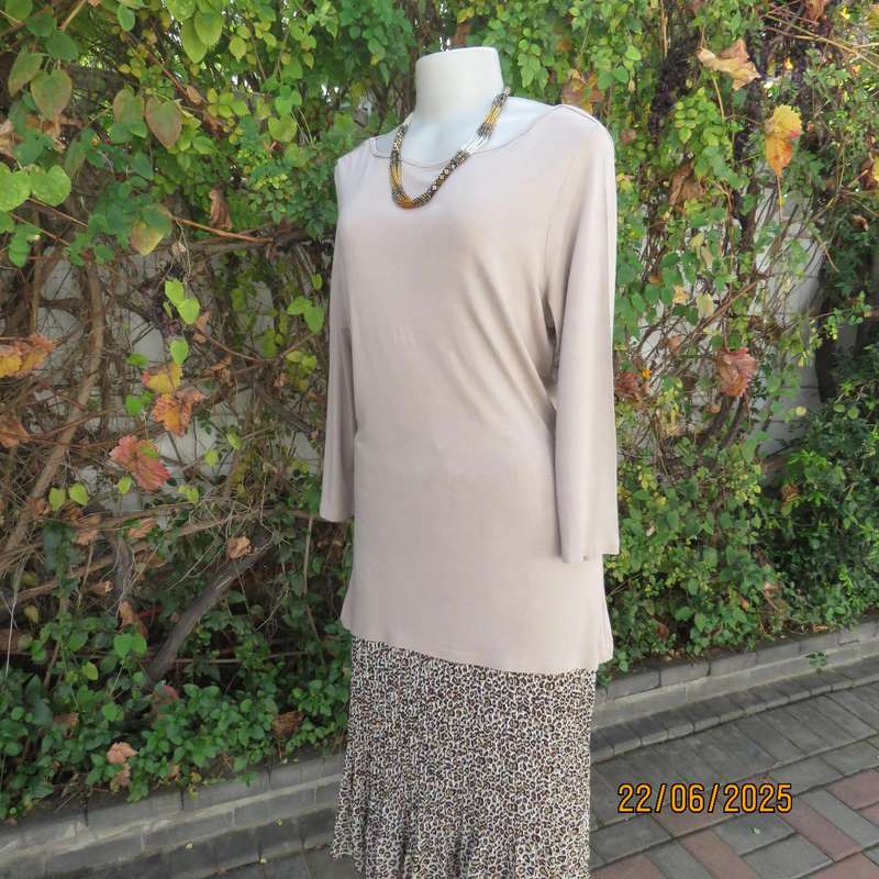 EXACT ecru colour extra long stretch polyester slip over top size 40. Good cond.