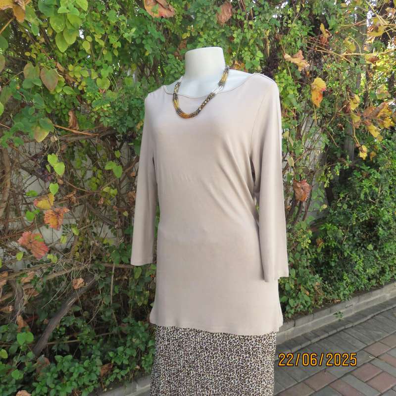 EXACT ecru colour extra long stretch polyester slip over top size 40. Good cond.