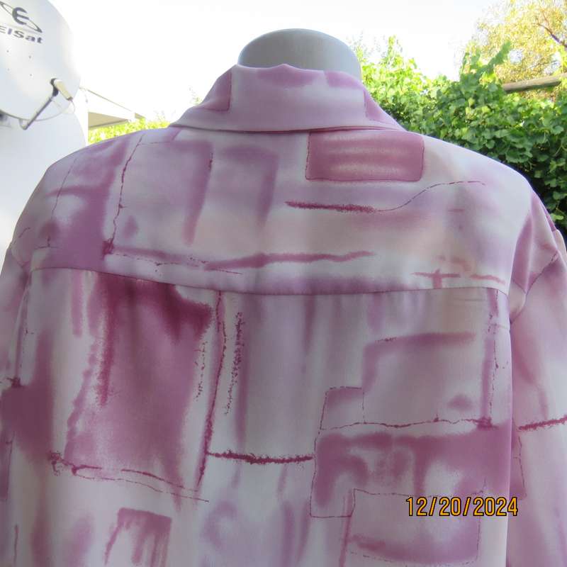 Boutique made button down short sleeve open collar top. Pleated yokes.Size 50 Pink print.
