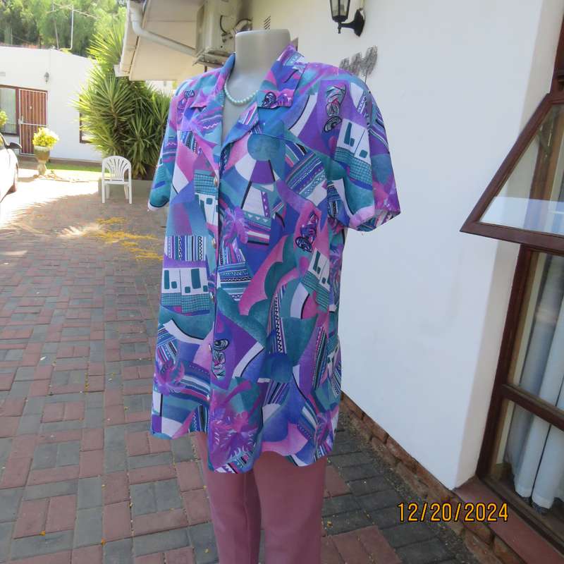 PEPITA high quality size 40 colouful button down-open collar top.Yokes into short sleeves. As new.
