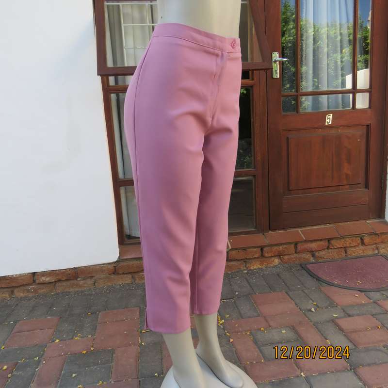 Fabulous turkish rose pink capri pants size 36 in 100% polyester. By CASUAL AMERICAN. As new cond.