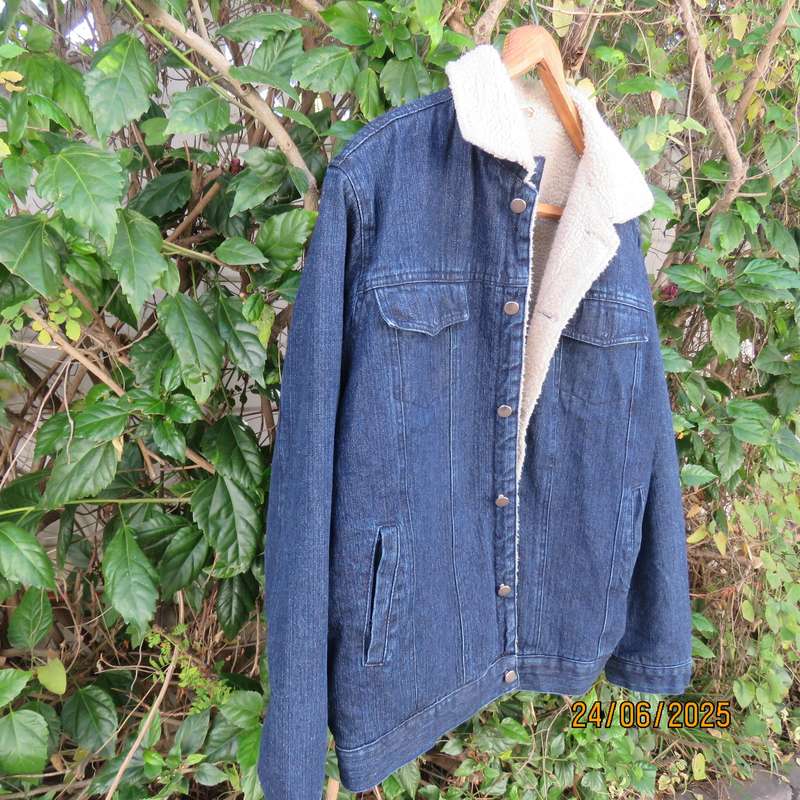 Men's blue denim biker style jacket with warm inner. 5 pockets. Size XL.