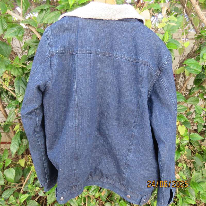 Men's blue denim biker style jacket with warm inner. 5 pockets. Size XL.