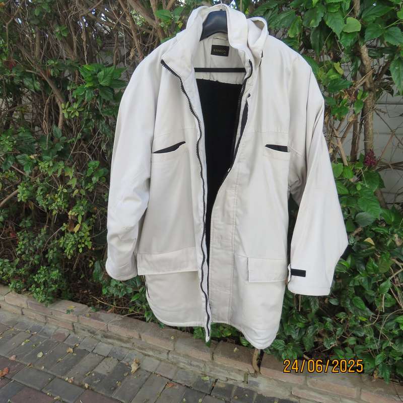 BARRON cream cotton extra warm jacket with black fleeze inner. Size 5XL. As new.
