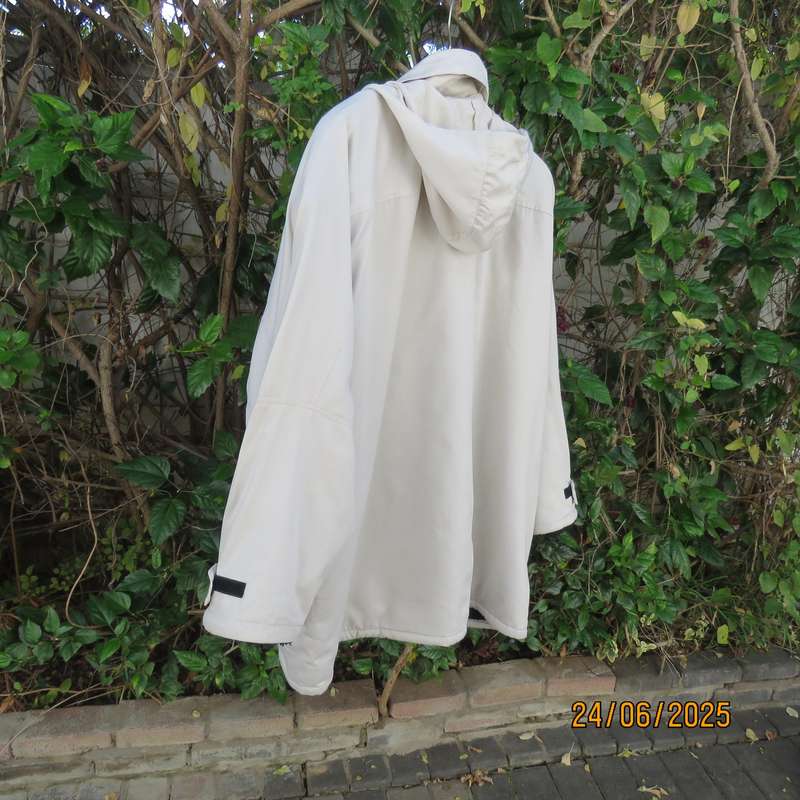 BARRON cream cotton extra warm jacket with black fleeze inner. Size 5XL. As new.