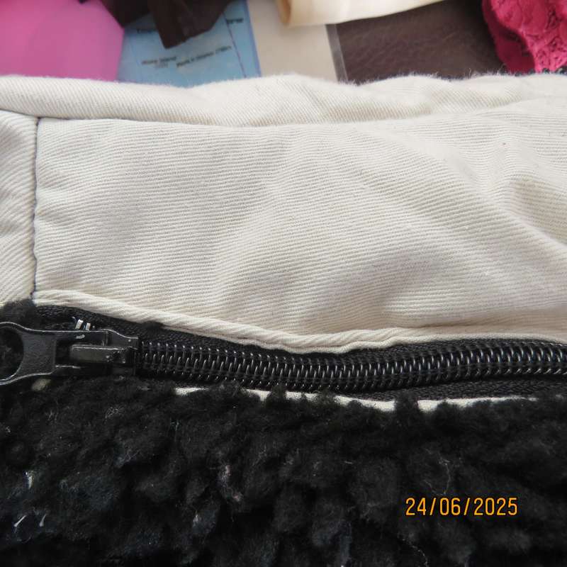 BARRON cream cotton extra warm jacket with black fleeze inner. Size 5XL. As new.