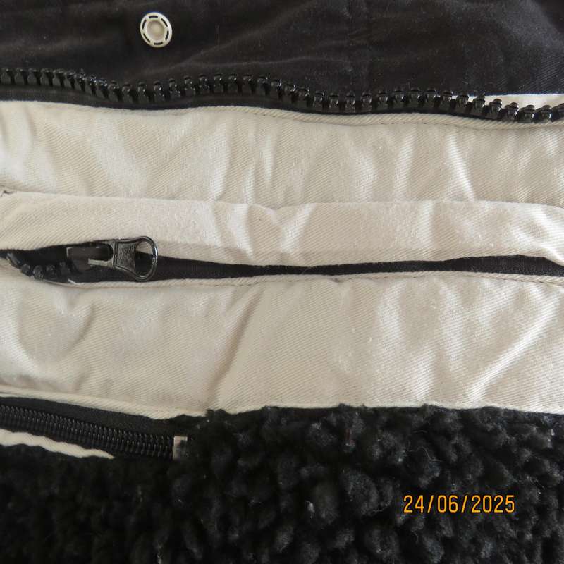 BARRON cream cotton extra warm jacket with black fleeze inner. Size 5XL. As new.