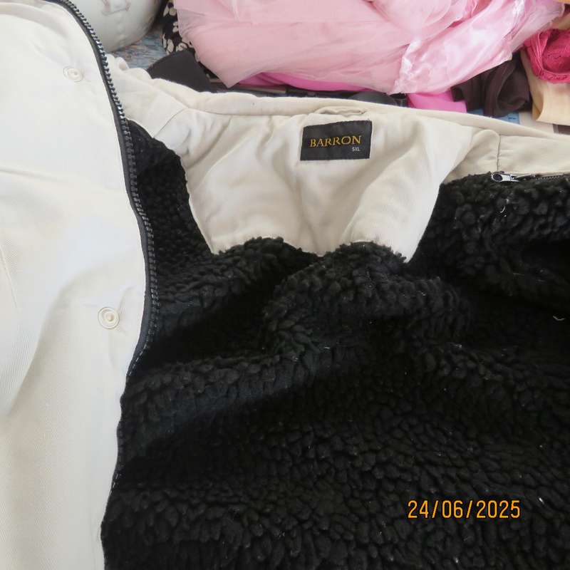 BARRON cream cotton extra warm jacket with black fleeze inner. Size 5XL. As new.