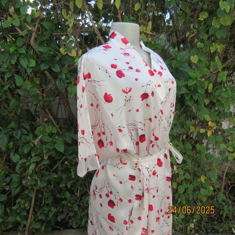 SHELLEY size 40 cream satin polyester with red floral print fold over night gown.
