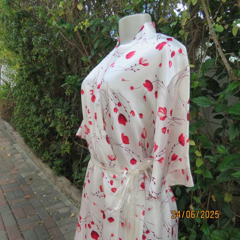 SHELLEY size 40 cream satin polyester with red floral print fold over night gown.