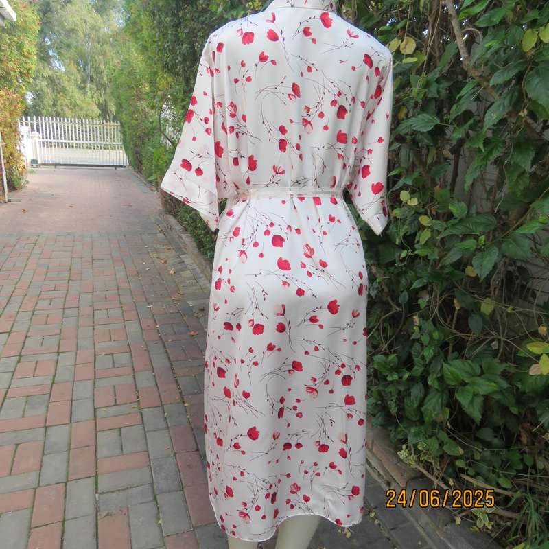 SHELLEY size 40 cream satin polyester with red floral print fold over night gown.