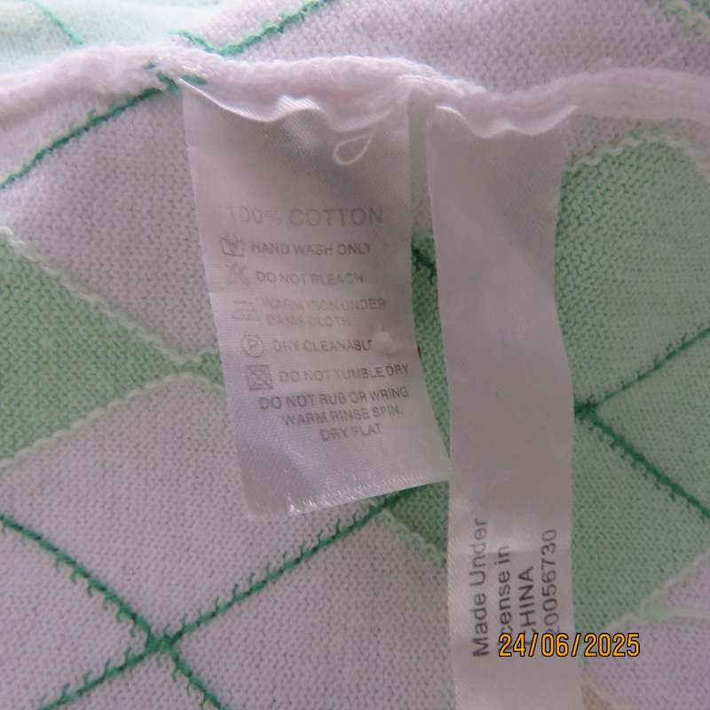 PRINGLE high quality cotton knit diamond pattern cardigan. green-cream-white. Size 38-40