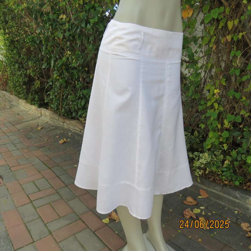 AUTOGRAPH white linen A-line paneled yoked waist skirt size 34 loose fit. From Australia