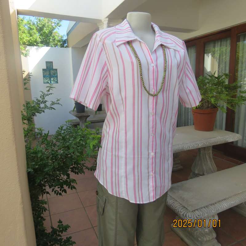 HORIZIN cool white cotton pink-green vertical striped top. Embossed lines. Size 42. Open collar.