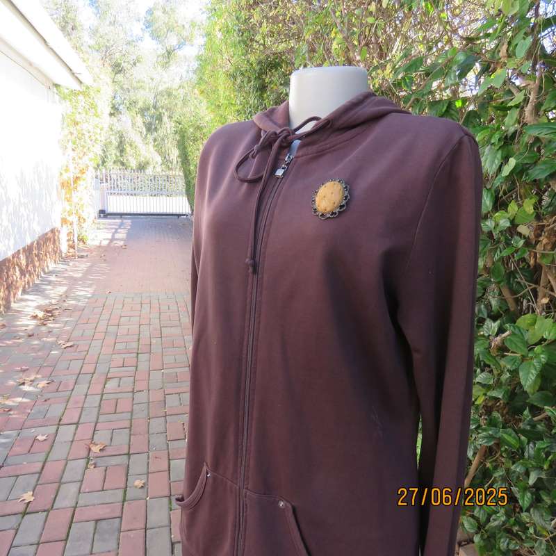 MERIEN HALL choc brown zip-up long sleeve hoodie polycotton jacket. Size 40