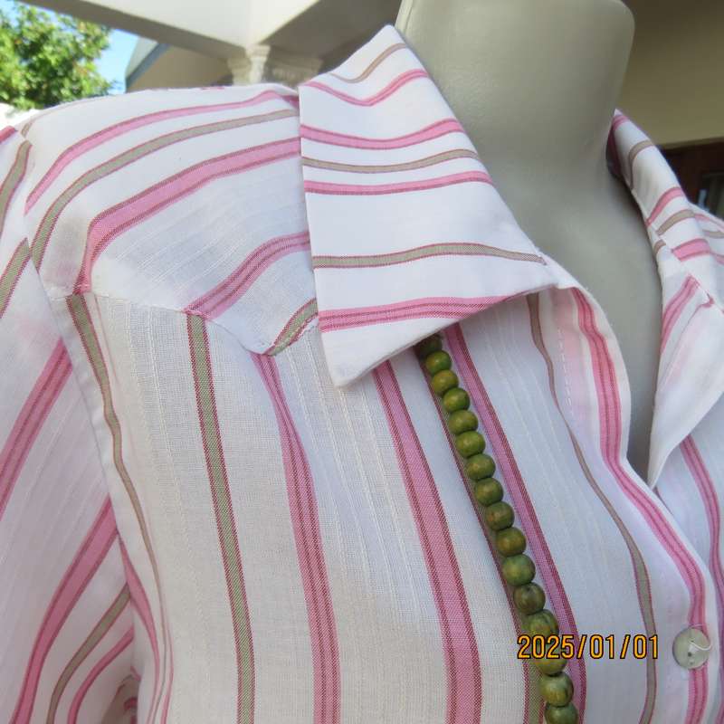 HORIZIN cool white cotton pink-green vertical striped top. Embossed lines. Size 42. Open collar.