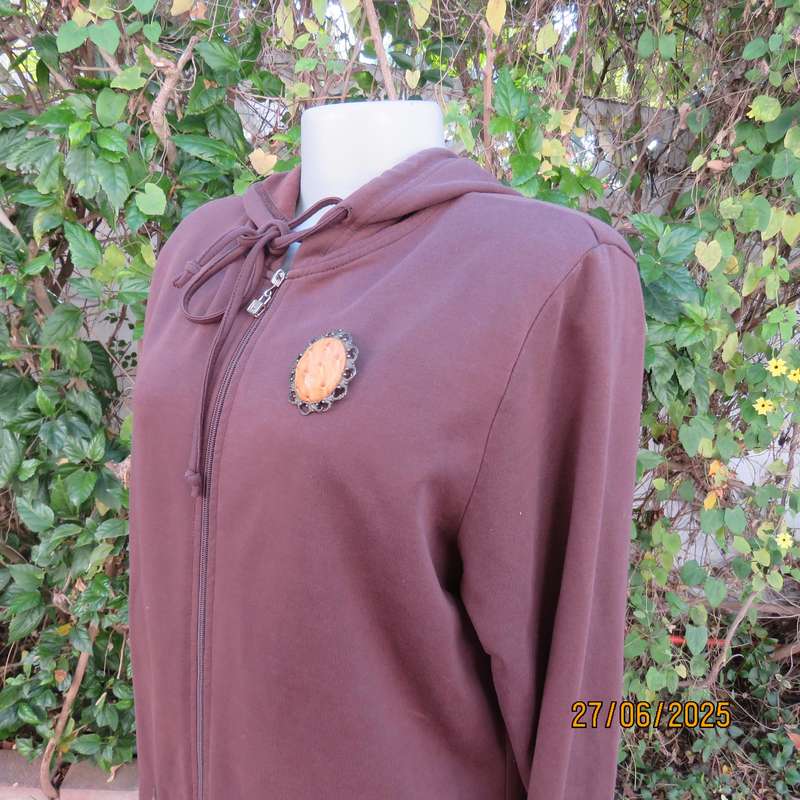 MERIEN HALL choc brown zip-up long sleeve hoodie polycotton jacket. Size 40