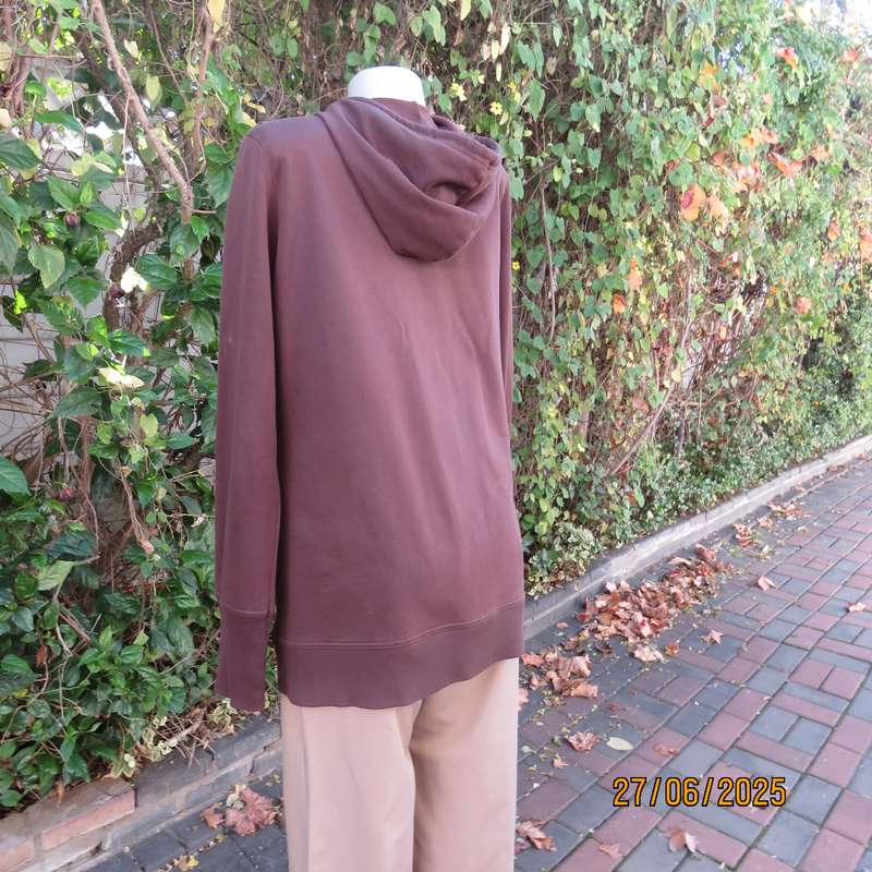MERIEN HALL choc brown zip-up long sleeve hoodie polycotton jacket. Size 40