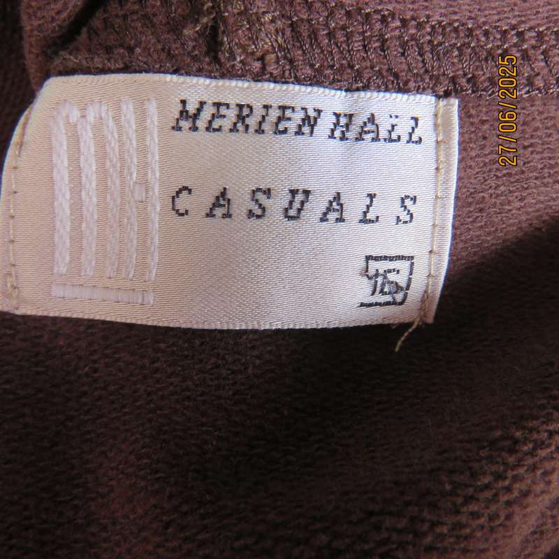 MERIEN HALL choc brown zip-up long sleeve hoodie polycotton jacket. Size 40