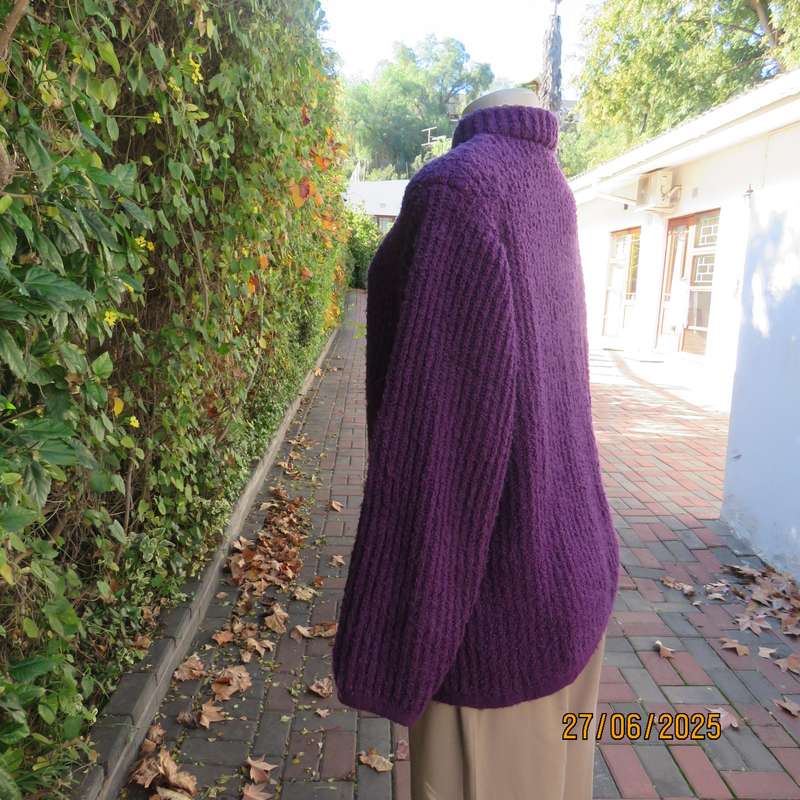 PAUL VIVALDI thick double knit purple cardigan size 38. High collar-button and loop closure.