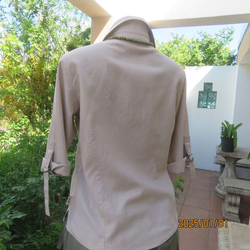 JEEP casual ecru colour linen-cotton blend size 34 tailored top. Button down-shirt collar. As new