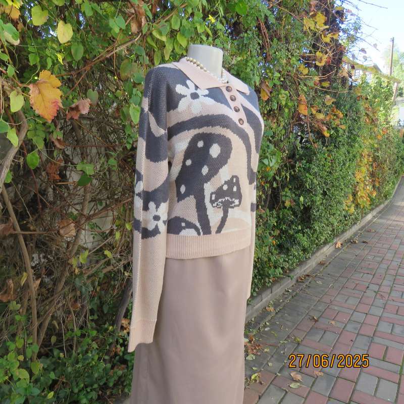 JENNYFER acrylic-nylon knit long sleeve pullover cardigan size 38-40. Cream-grey pattern.