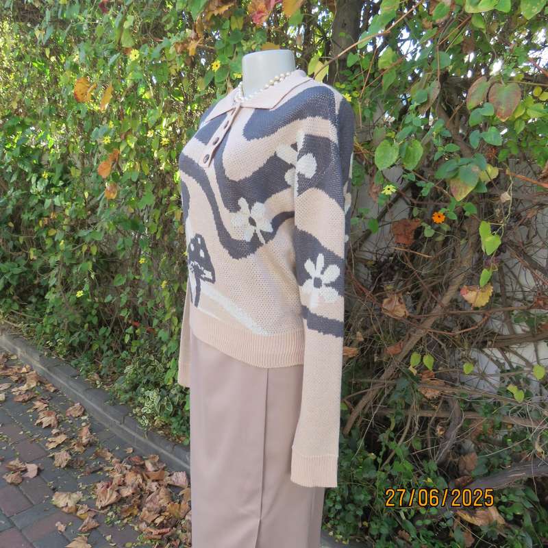 JENNYFER acrylic-nylon knit long sleeve pullover cardigan size 38-40. Cream-grey pattern.