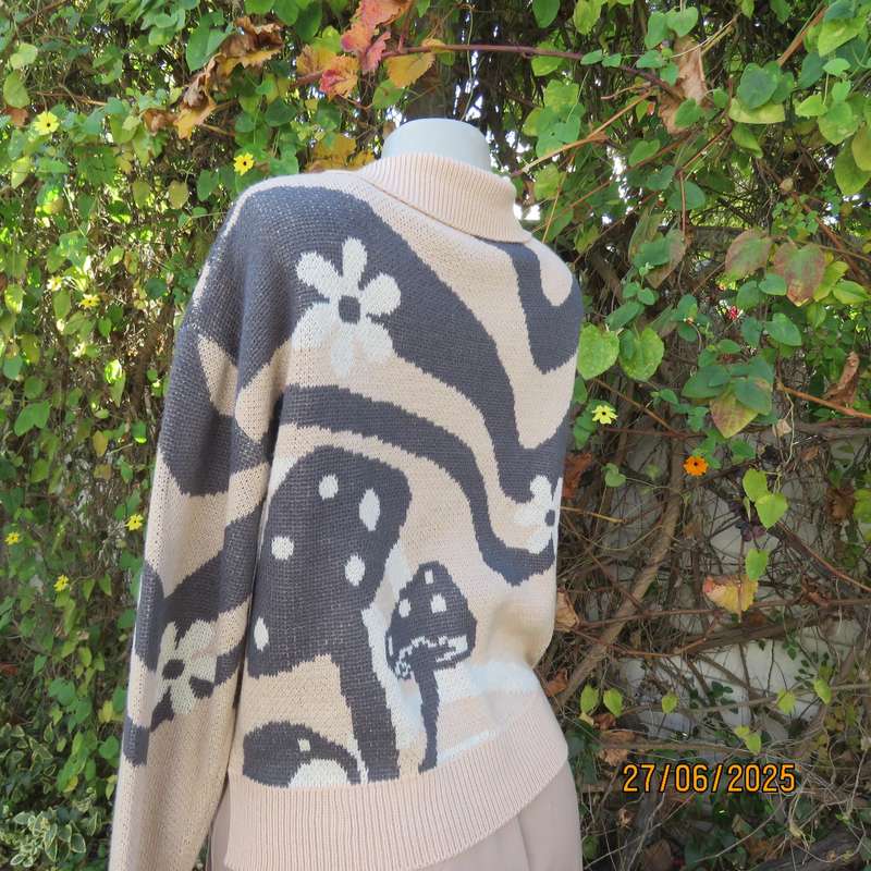 JENNYFER acrylic-nylon knit long sleeve pullover cardigan size 38-40. Cream-grey pattern.