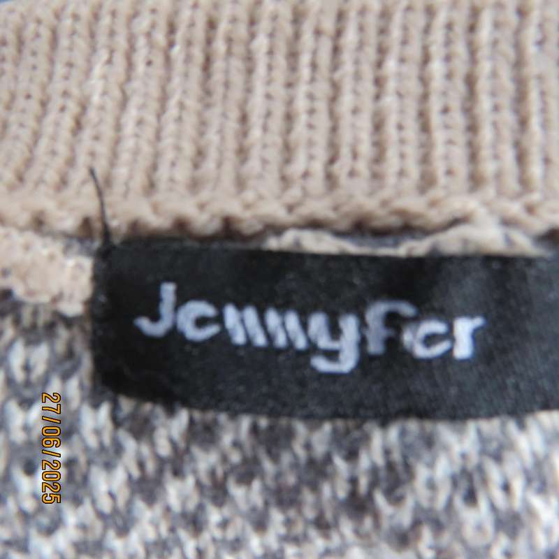 JENNYFER acrylic-nylon knit long sleeve pullover cardigan size 38-40. Cream-grey pattern.