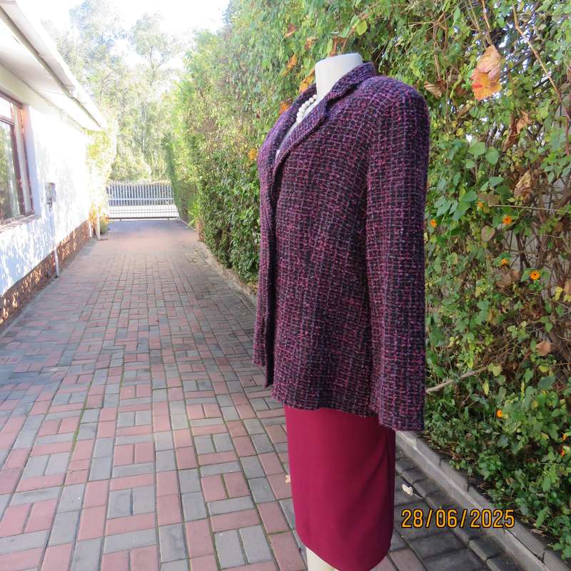 DONNA-CLAIRE woolen black-pink-lilac long sleeve jacket size 44. One button closure