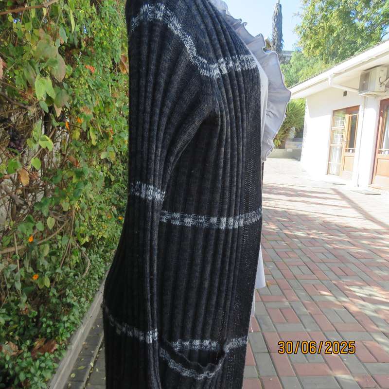 Navy-grey acrylic knit extra long open jacket. White horizontal stripe. Size 34